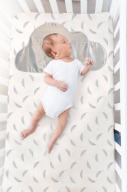 Crib Sheet Flannel With Satin (Color: Cloud Grey Feathers)